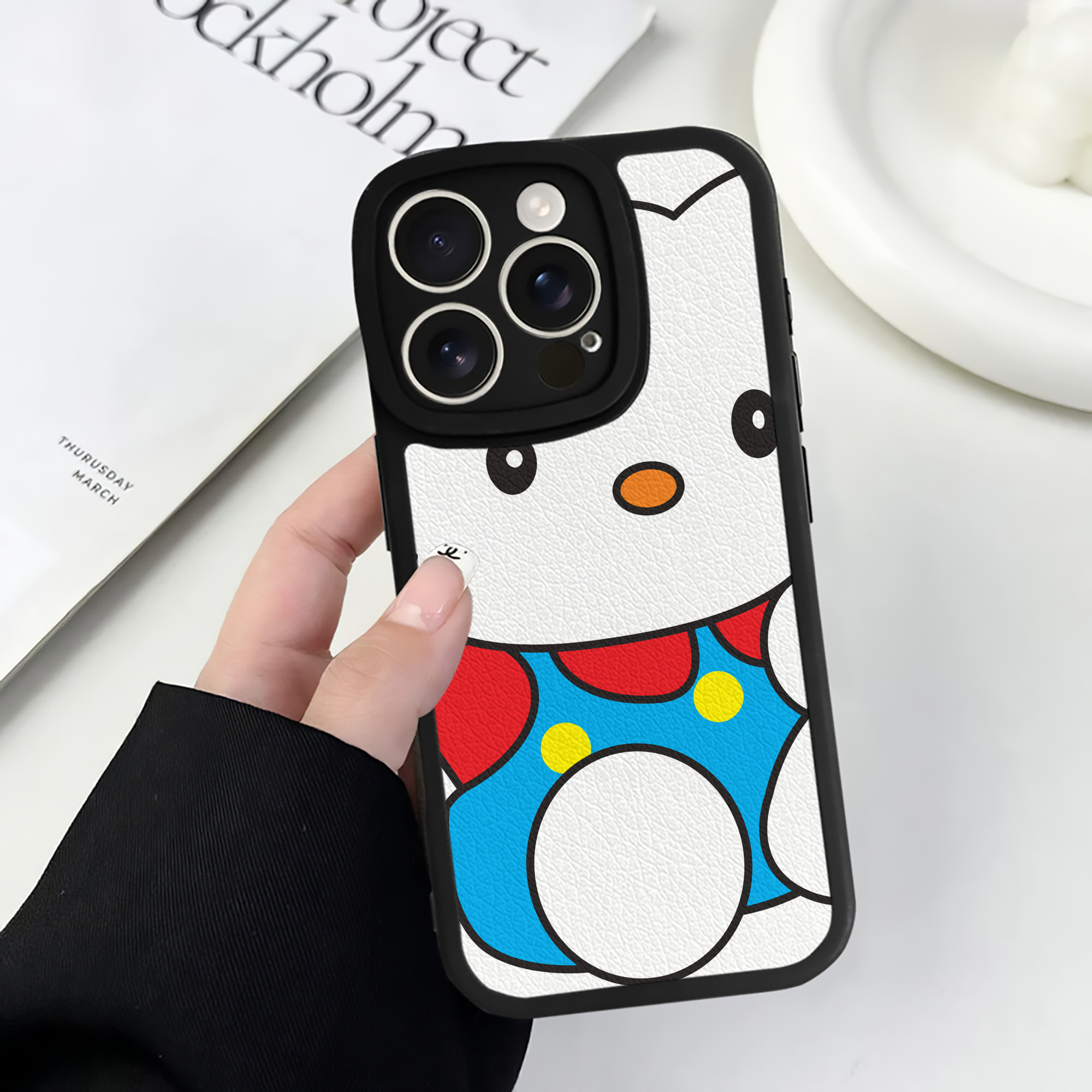 （画像用） Hello Kitty ハローキティ 【iPhone 16シリーズ対応】シリコンスマホケース（レザー調） 材質：シリコン